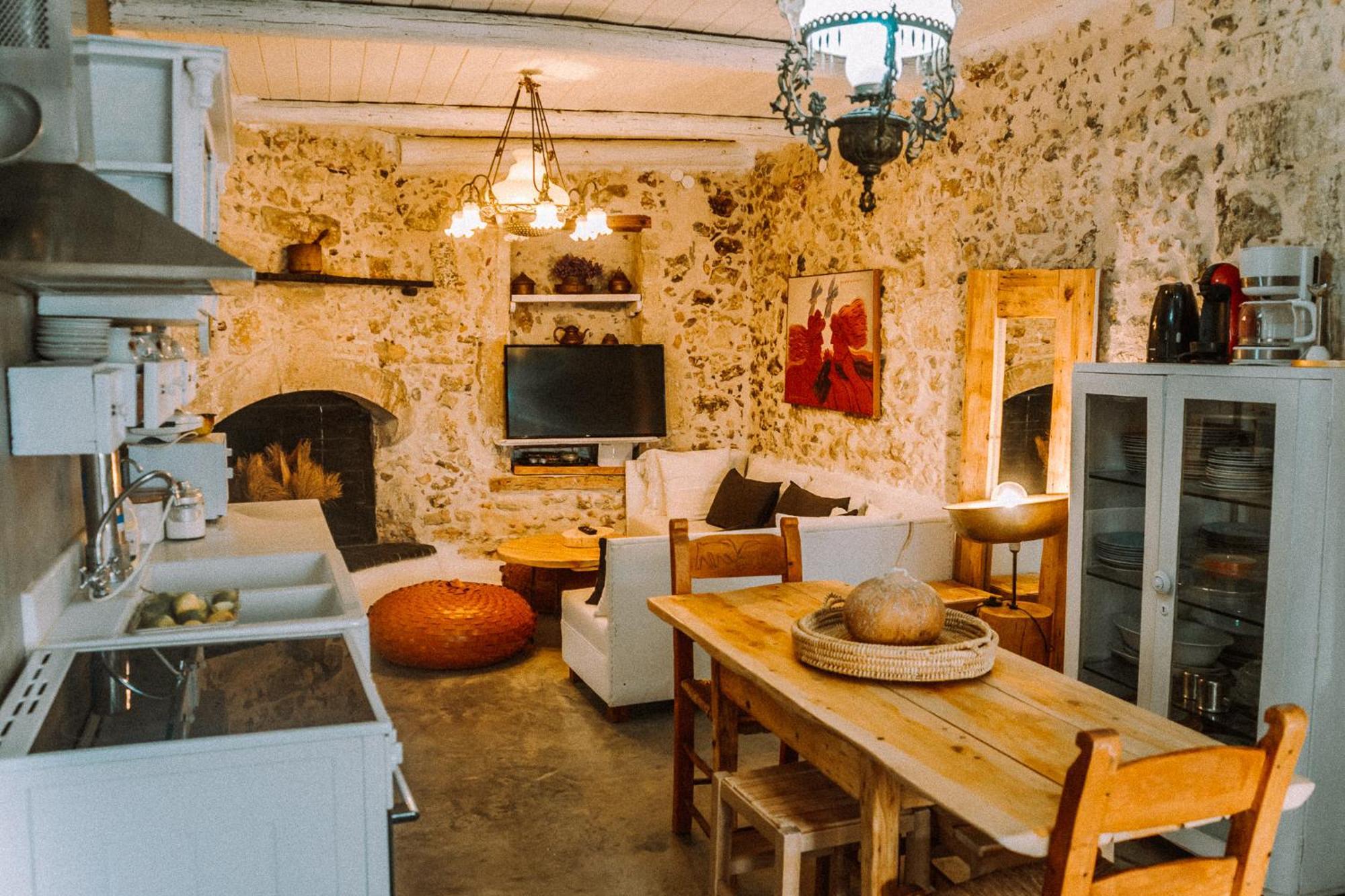 הוילה Arménoi Antonia'S Stonebuilt Mansion With A Private Pool מראה חיצוני תמונה