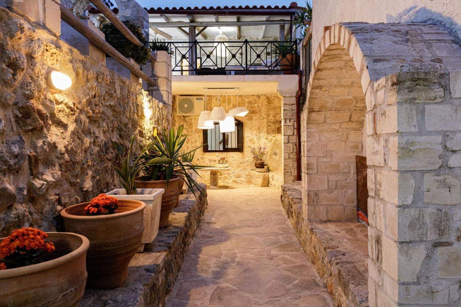 הוילה Arménoi Antonia'S Stonebuilt Mansion With A Private Pool מראה חיצוני תמונה