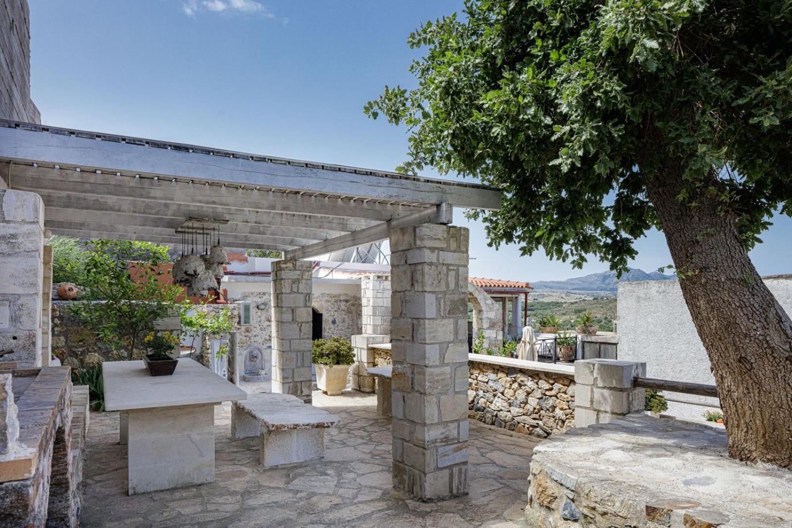 הוילה Arménoi Antonia'S Stonebuilt Mansion With A Private Pool מראה חיצוני תמונה